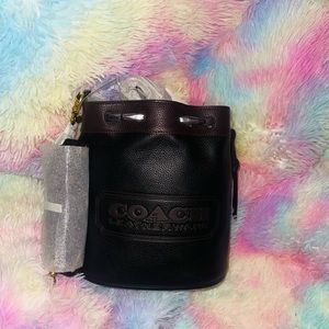 Coach leatherware bucket purse